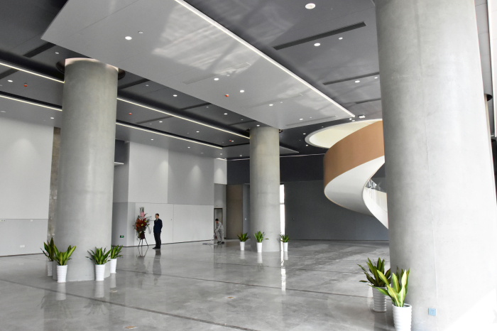 清華大學深圳研究生院創新基地建設工程(二期)移交儀式圓滿舉行——建藝集團董事、副總裁孫昀出席儀式并致辭 清華大學深圳研究生院創新基地建設工程(二期)移交儀式圓滿舉行——建藝集團董事、副總裁孫昀出席儀式并致辭