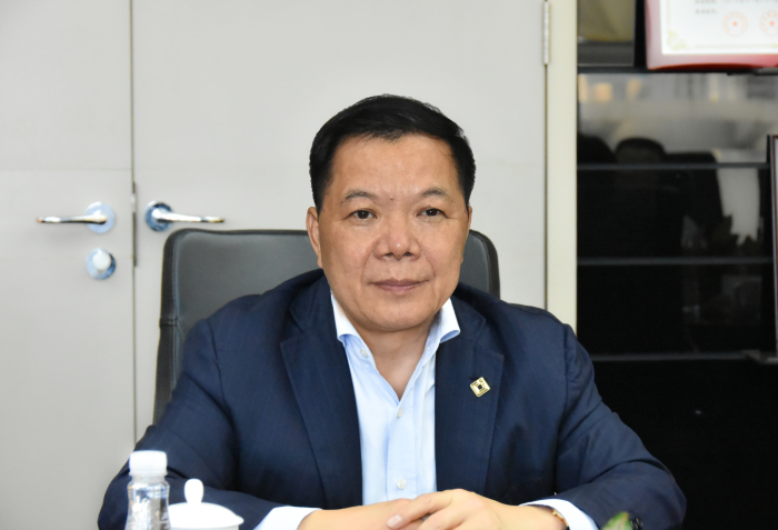 梅州市委常委、興寧市委書記余其豹一行領導蒞臨建藝集團 梅州市委常委、興寧市委書記余其豹一行領導蒞臨建藝集團